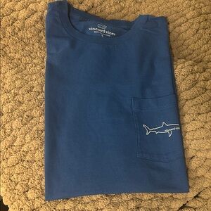 Vineyard Vines Tee with White Shark Pocket Graphic